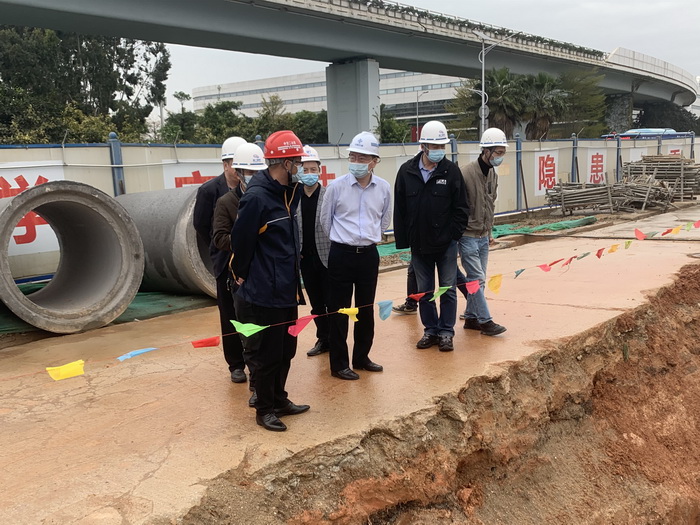 0328【工程公司】路橋集團領(lǐng)導調研翔安大橋項目疫情防控和施工生產(chǎn)工作1_調整大小.jpg 0328【工程公司】路橋集團領(lǐng)導調研翔安大橋項目疫情防控和施工生產(chǎn)工作1_調整大小.jpg